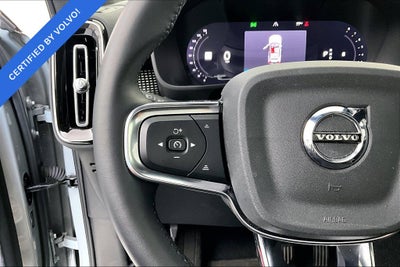 2024 Volvo XC40 B5 Plus Dark Theme