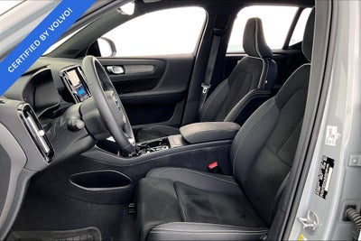 2024 Volvo XC40 B5 Plus Dark Theme