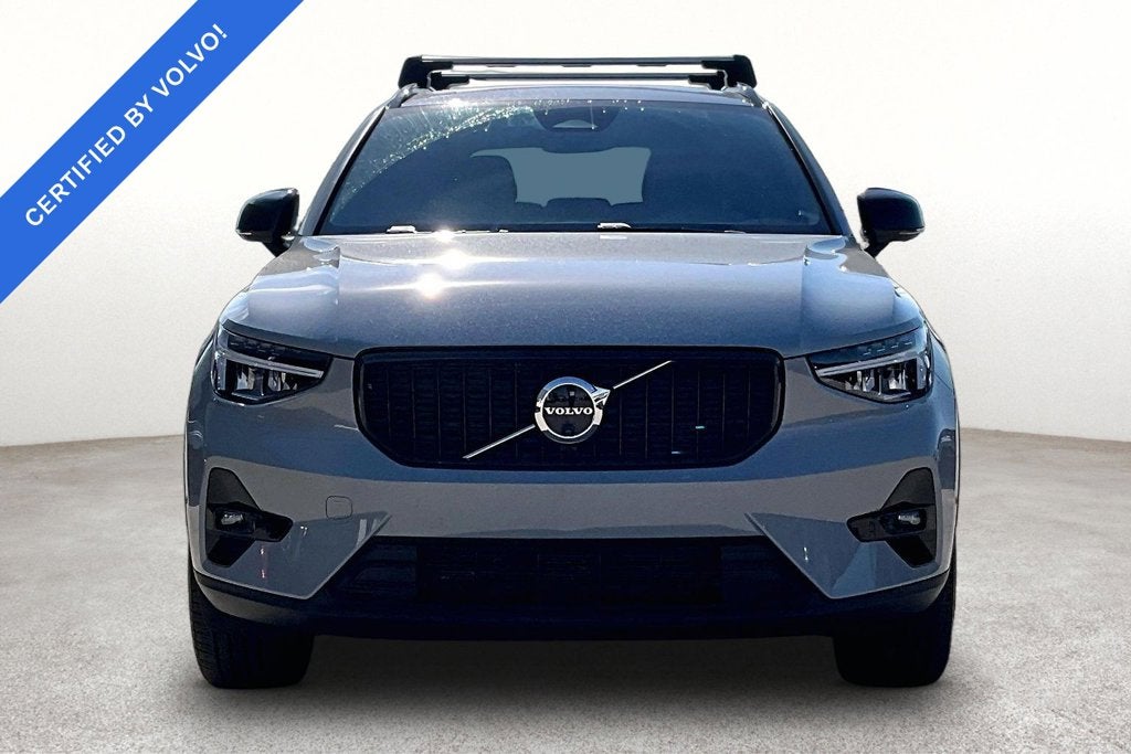 2024 Volvo XC40 B5 Plus Dark Theme