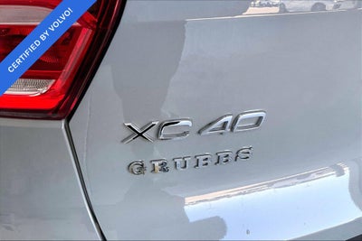 2024 Volvo XC40 B5 Plus Dark Theme
