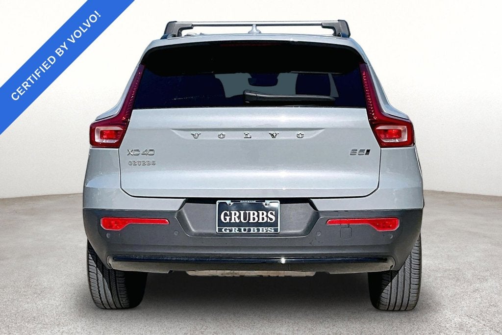 2024 Volvo XC40 B5 Plus Dark Theme