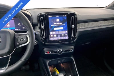 2024 Volvo XC40 B5 Plus Dark Theme