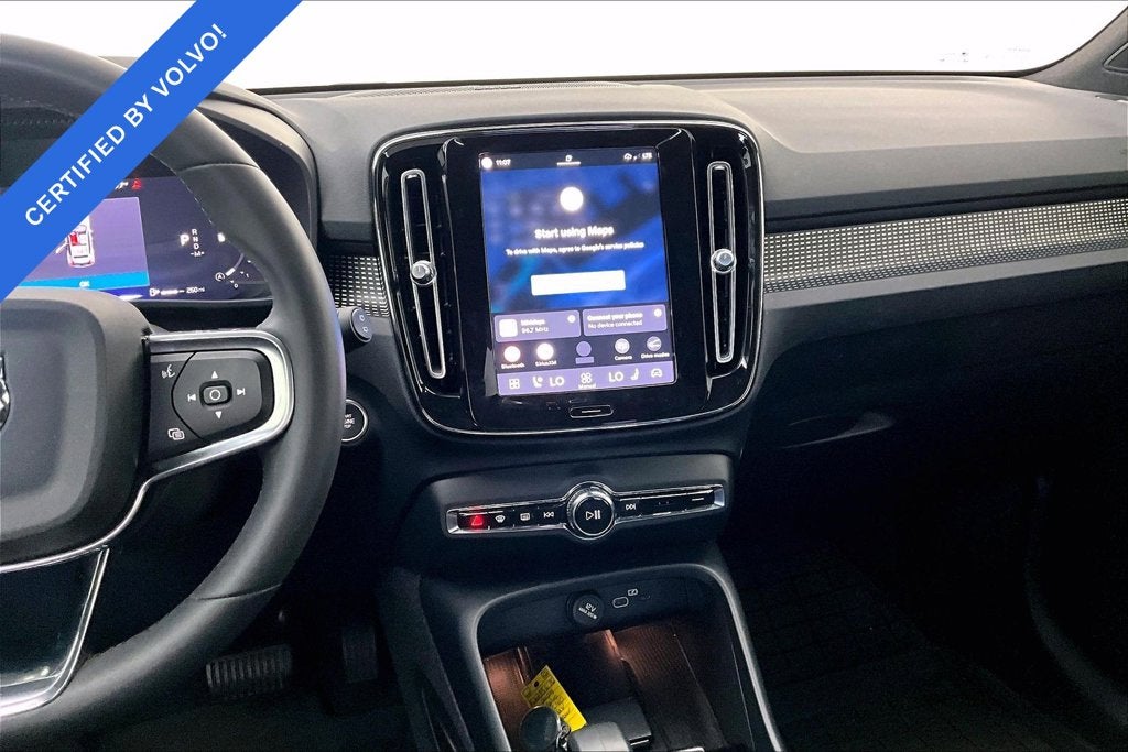2024 Volvo XC40 B5 Plus Dark Theme