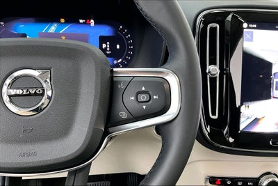 2024 Volvo XC40 B5 Plus Dark Theme