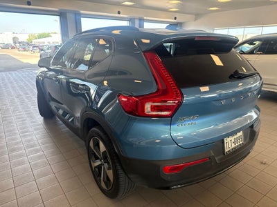 2024 Volvo XC40 B5 Plus Dark Theme