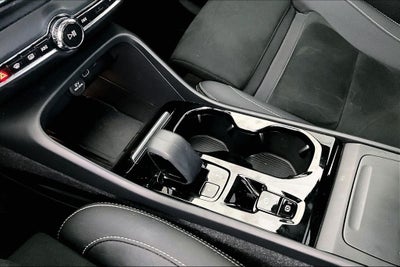 2024 Volvo XC40 B5 Plus Dark Theme