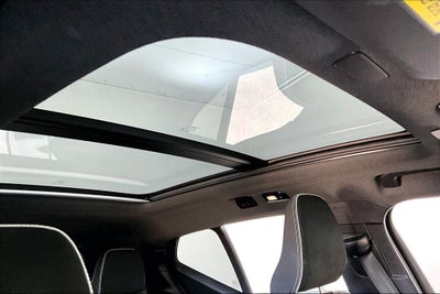 2024 Volvo XC40 B5 Plus Dark Theme