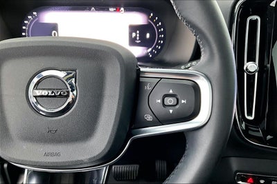 2024 Volvo XC40 B5 Plus Dark Theme