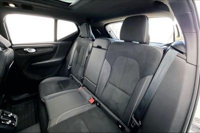 2024 Volvo XC40 B5 Plus Dark Theme