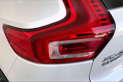 2024 Volvo XC40 B5 Plus Dark Theme
