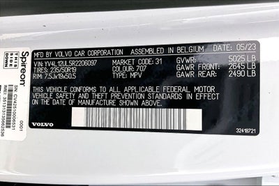 2024 Volvo XC40 B5 Plus Dark Theme