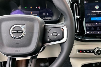 2024 Volvo XC40 B5 Plus Dark Theme