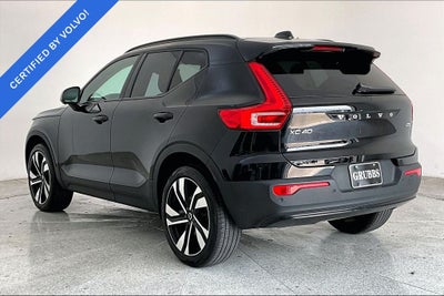 2024 Volvo XC40 B5 Plus Dark Theme