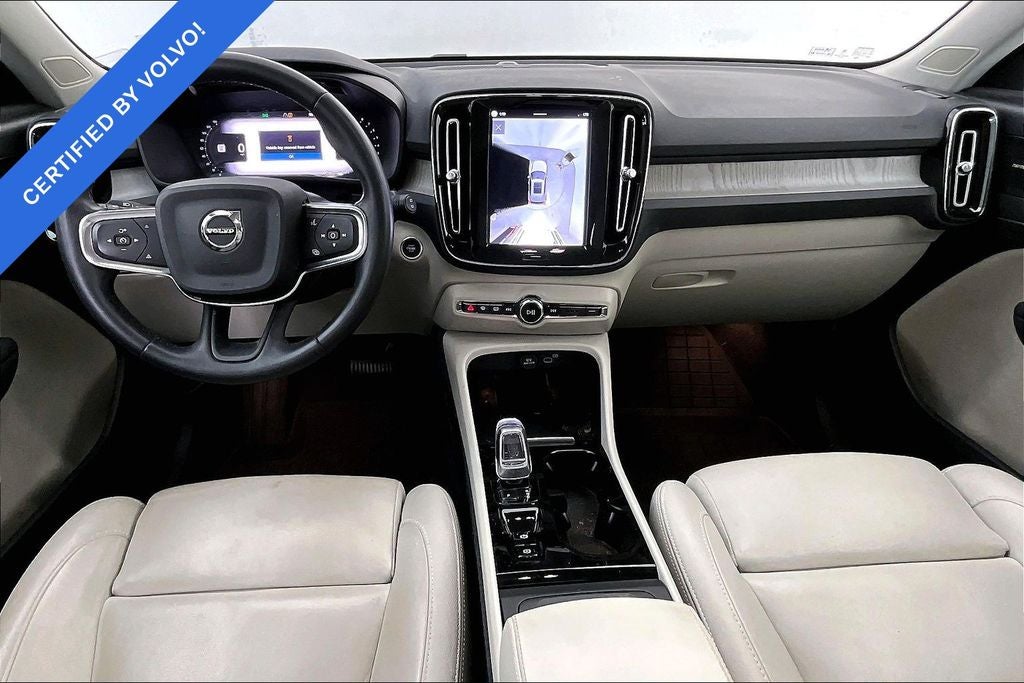 2024 Volvo XC40 B5 Plus Dark Theme
