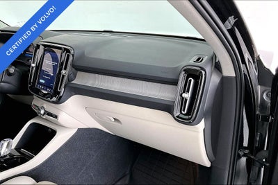 2024 Volvo XC40 B5 Plus Dark Theme