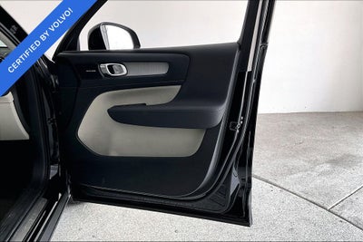 2024 Volvo XC40 B5 Plus Dark Theme