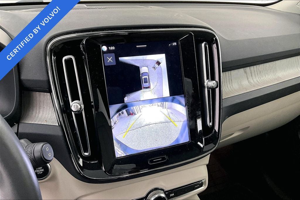 2024 Volvo XC40 B5 Plus Dark Theme