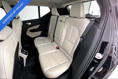 2024 Volvo XC40 B5 Plus Dark Theme