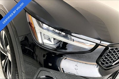 2024 Volvo XC40 B5 Plus Dark Theme