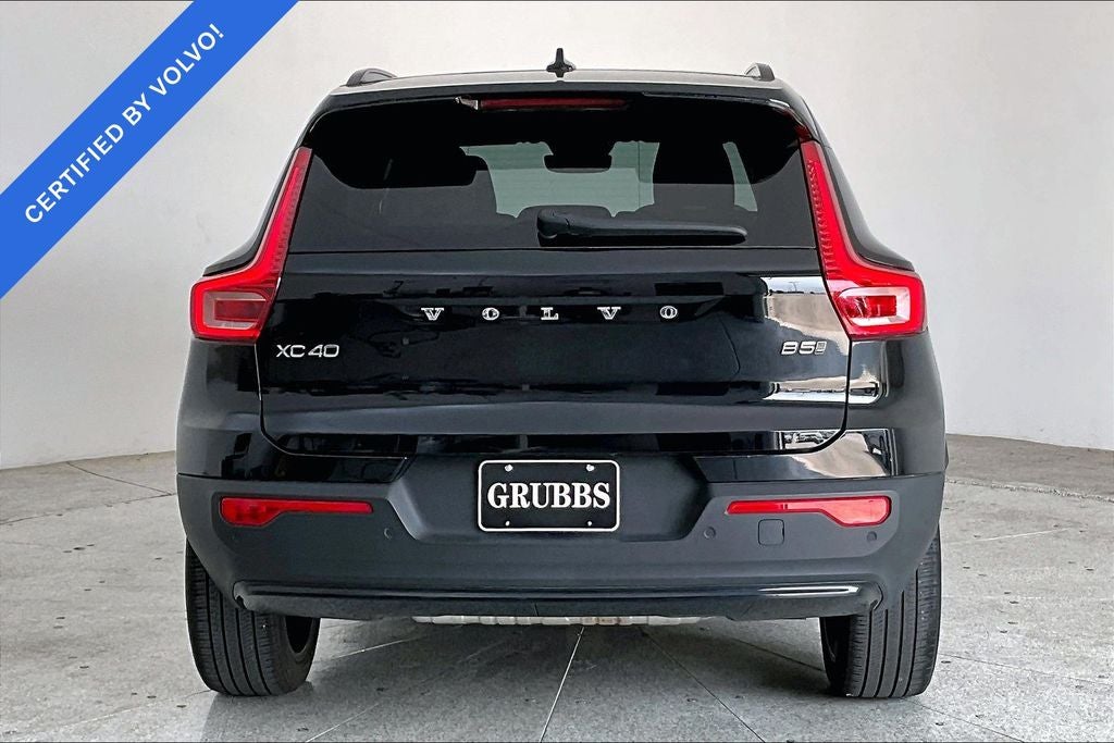 2024 Volvo XC40 B5 Plus Dark Theme
