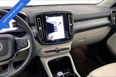 2024 Volvo XC40 B5 Plus Dark Theme