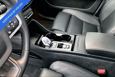 2024 Volvo XC40 B5 Plus Dark Theme