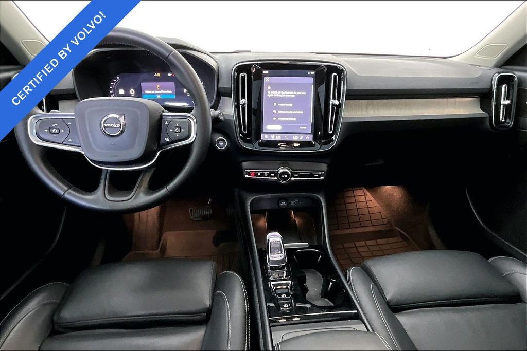 2024 Volvo XC40 B5 Plus Dark Theme