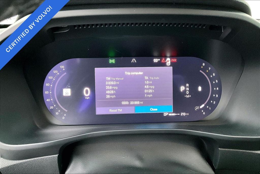 2024 Volvo XC40 B5 Plus Dark Theme