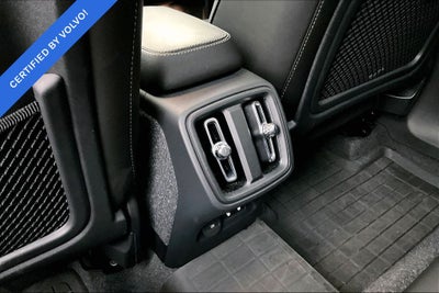 2024 Volvo XC40 B5 Plus Dark Theme