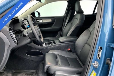 2024 Volvo XC40 B5 Plus Dark Theme