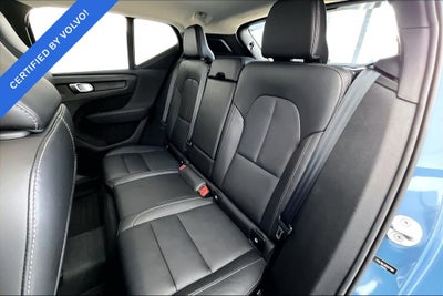 2024 Volvo XC40 B5 Plus Dark Theme