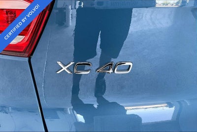 2024 Volvo XC40 B5 Plus Dark Theme