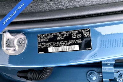 2024 Volvo XC40 B5 Plus Dark Theme