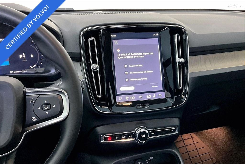 2024 Volvo XC40 B5 Plus Dark Theme