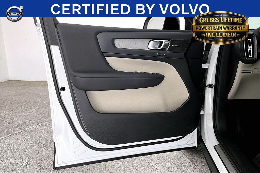 2023 Volvo XC40 Ultimate