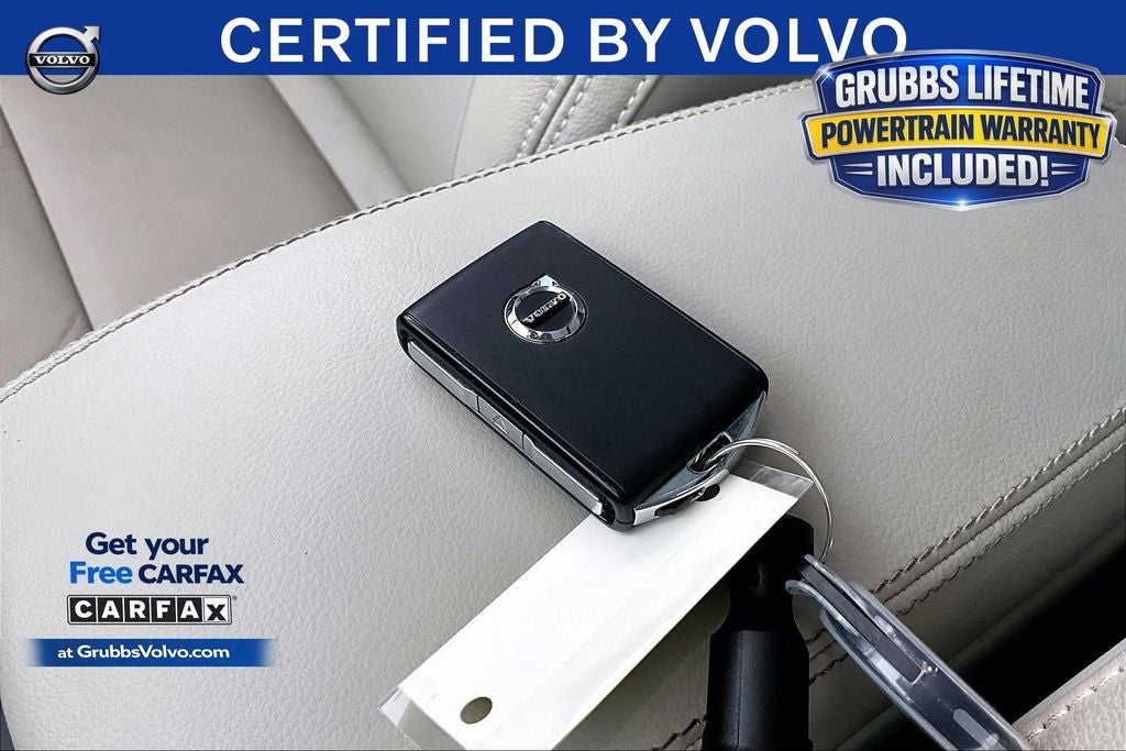 2023 Volvo XC40 B5 Plus Bright Theme