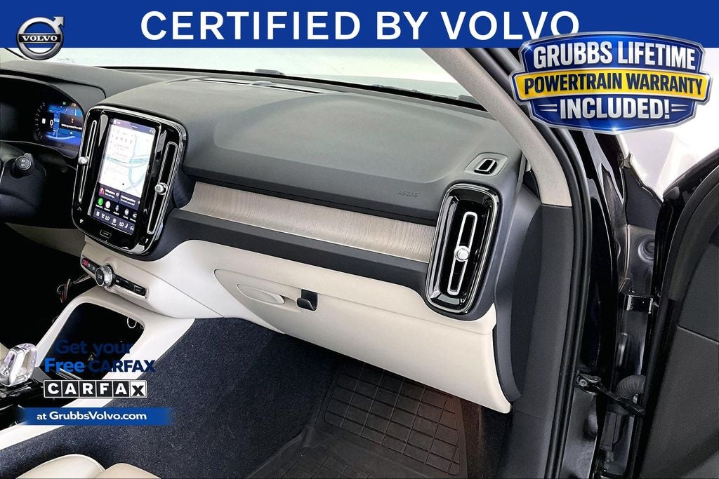 2023 Volvo XC40 B5 Plus Bright Theme