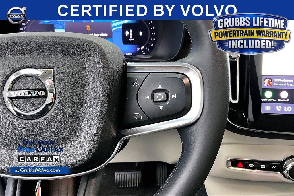 2023 Volvo XC40 B5 Plus Bright Theme