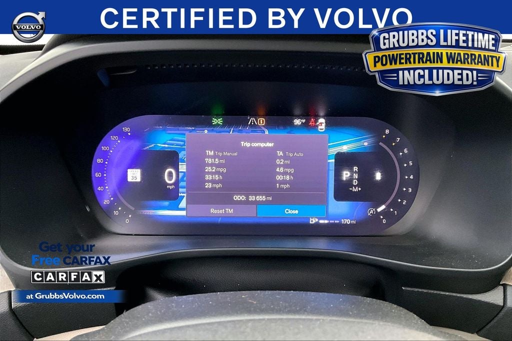 2023 Volvo XC40 B5 Plus Bright Theme