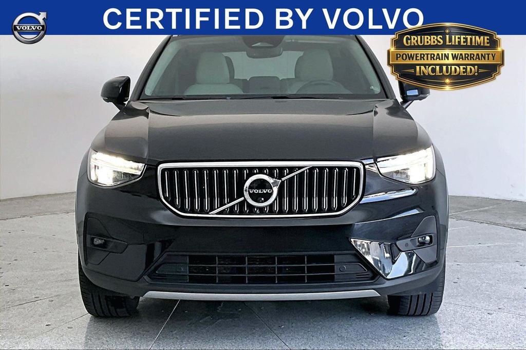 2023 Volvo XC40 B5 Plus Bright Theme