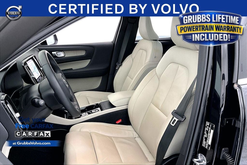 2023 Volvo XC40 B5 Plus Bright Theme