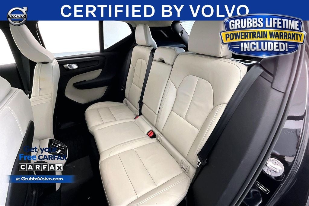 2023 Volvo XC40 B5 Plus Bright Theme