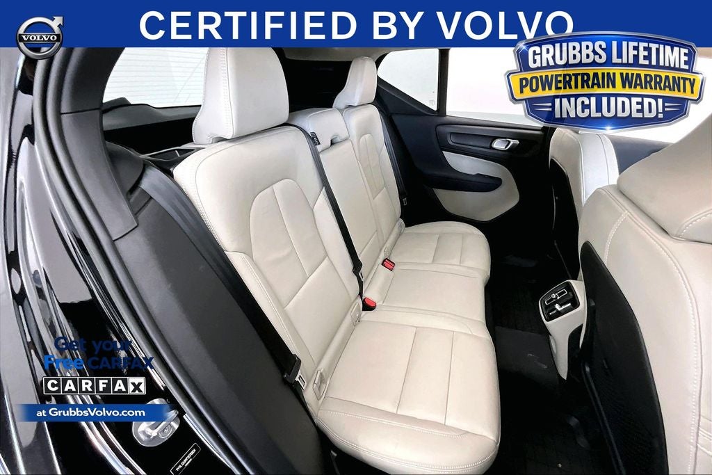 2023 Volvo XC40 B5 Plus Bright Theme