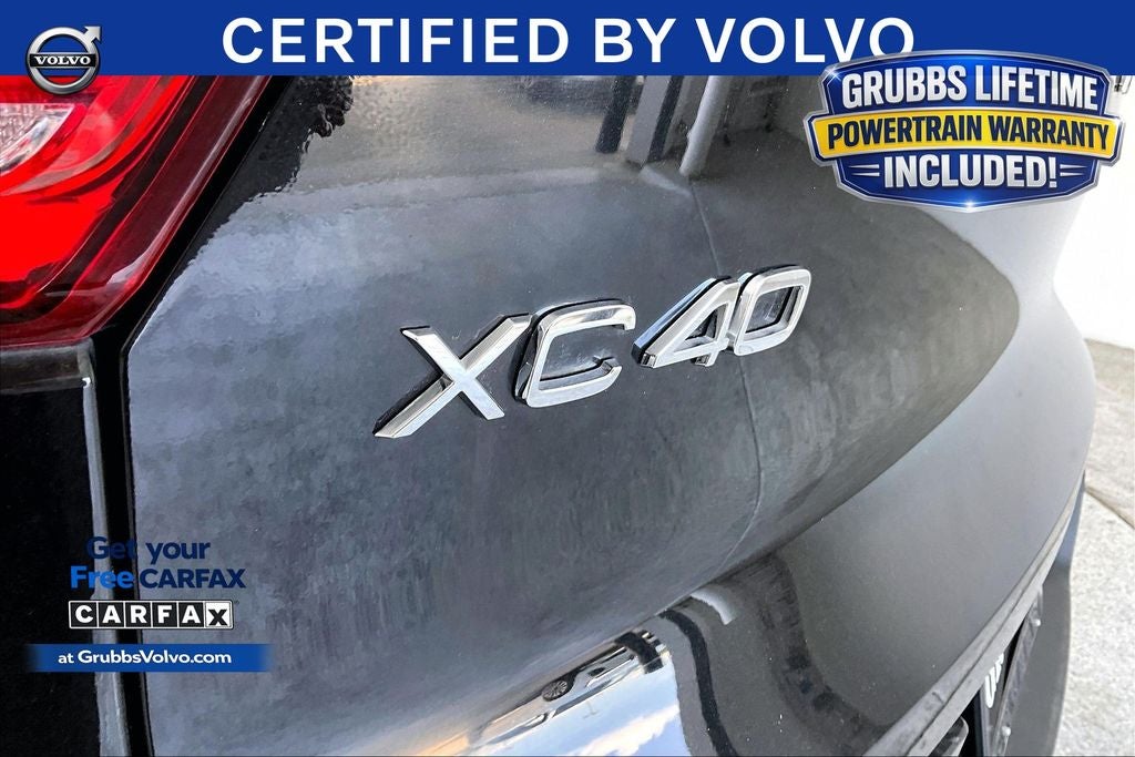 2023 Volvo XC40 B5 Plus Bright Theme