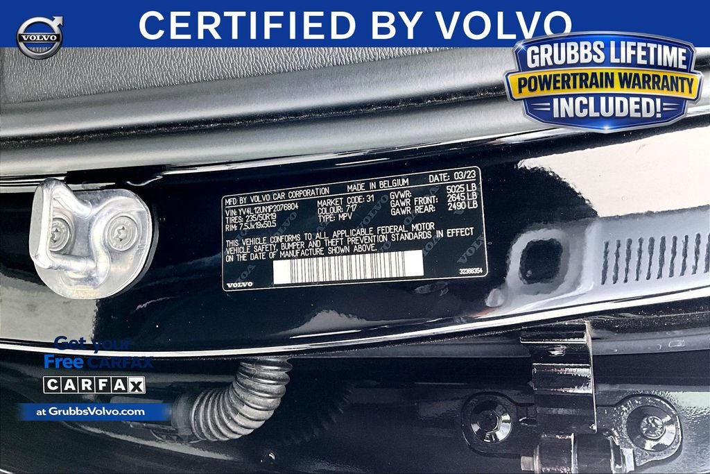 2023 Volvo XC40 B5 Plus Bright Theme