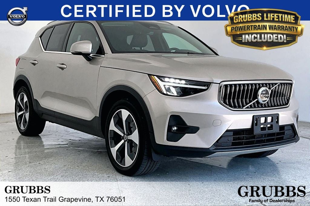 2023 Volvo XC40 B5 Plus Bright Theme