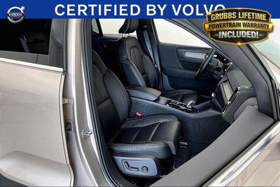 2023 Volvo XC40 B5 Plus Bright Theme
