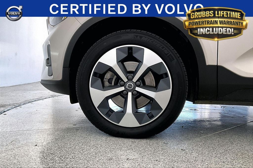 2023 Volvo XC40 B5 Plus Bright Theme