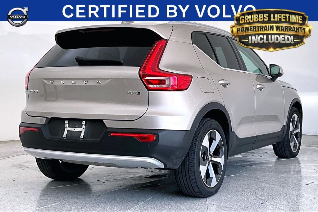 2023 Volvo XC40 B5 Plus Bright Theme