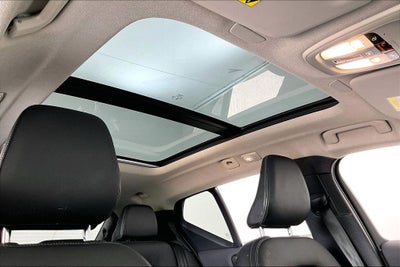 2023 Volvo XC40 B5 Plus Bright Theme